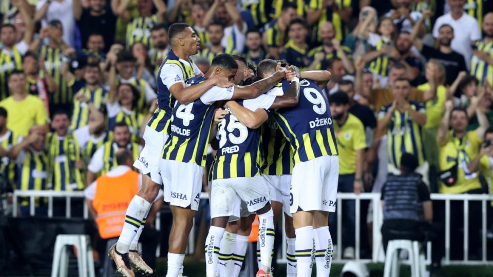 Son 1 yılın en iyi kulüpler listesinde Fenerbahçe ilk 20’ye girdi