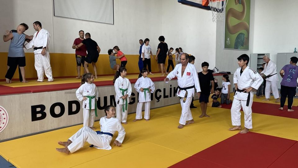 Bodrum’da çocuk ve gençlere yönelik judo eğitimi başladı