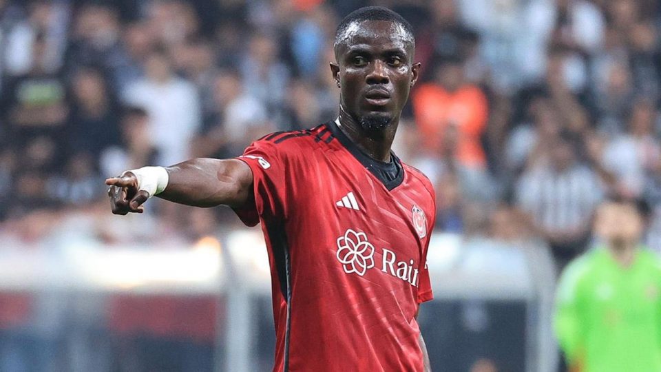 Beşiktaş’ta Eric Bailly sakatlandı