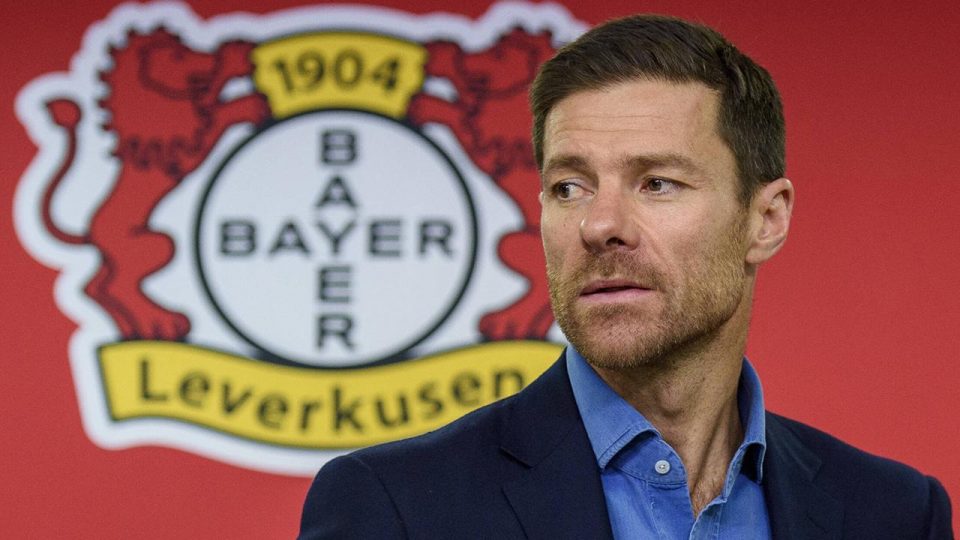 Xabi Alonso saha kenarında da parlıyor