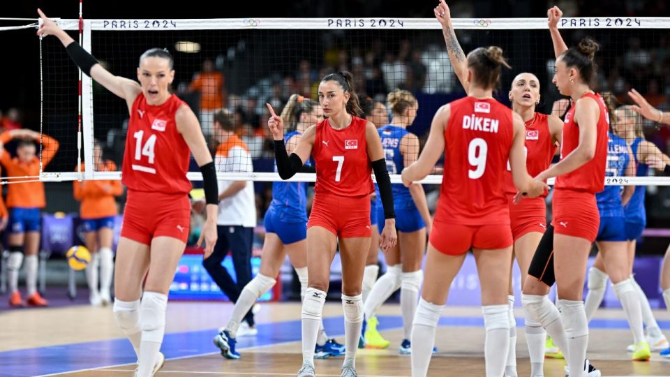 Filenin Sultanları Olimpiyat Oyunları’na galibiyetle başladı